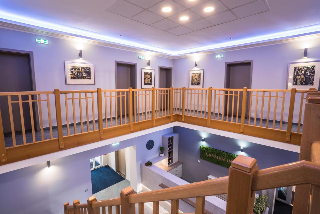 Cassian Inn Партизанске Экстерьер фото